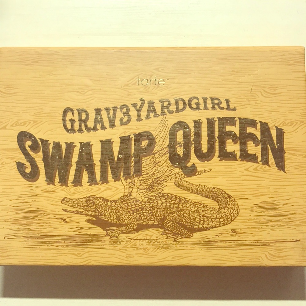 Tarte: Graveyard Girl Swamp Queen palette